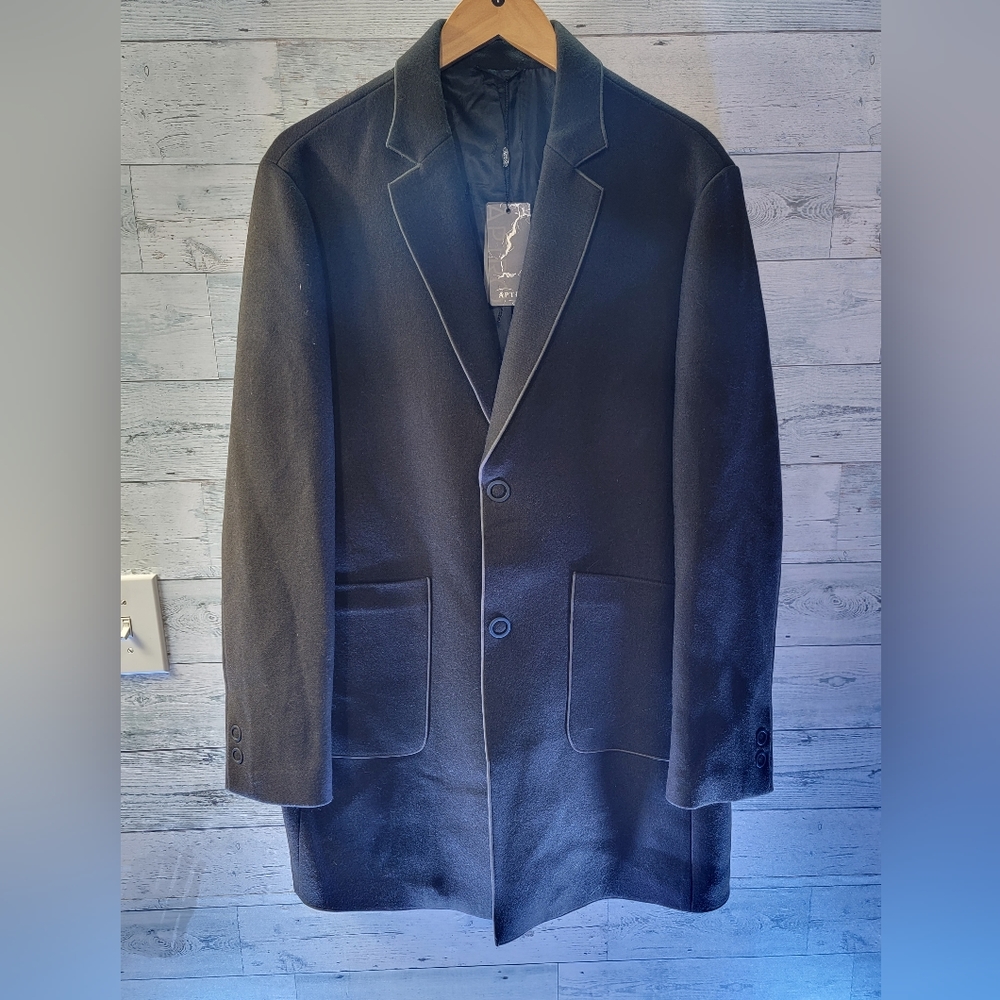 NWT APTRO Overcoat Size 44